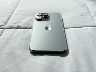 UNLOCKED iPhone 15 Pro Max with TIKTOK  Installed, AppleCare, 256GB