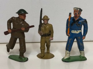 vintage tin soldiers