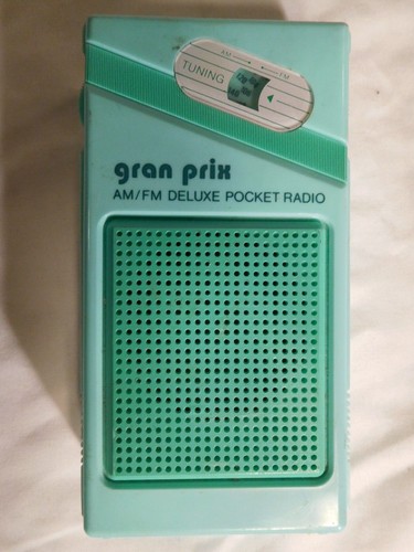 Cool Vintage Gran Prix Deluxe Green AM/FM Portable Radio ~ Working ~ Model A2090 - Picture 2 of 11