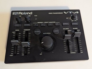 Roland VT 4 Vocal Multi Effects Processor