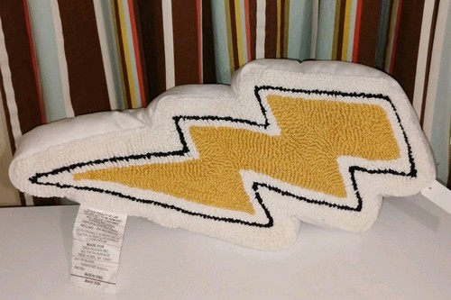 Almohada decorativa Mainstays 10" x 20" Lightning Bolt amarillo blanco nueva con etiquetas - Imagen 1 de 11