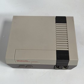 Nintendo Classic Mini Entertainment System NES Video Game Console CLV-001 Tested