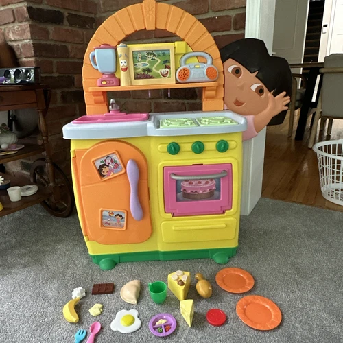 Works! Dora The Explorer Talking Kitchen With Original Food