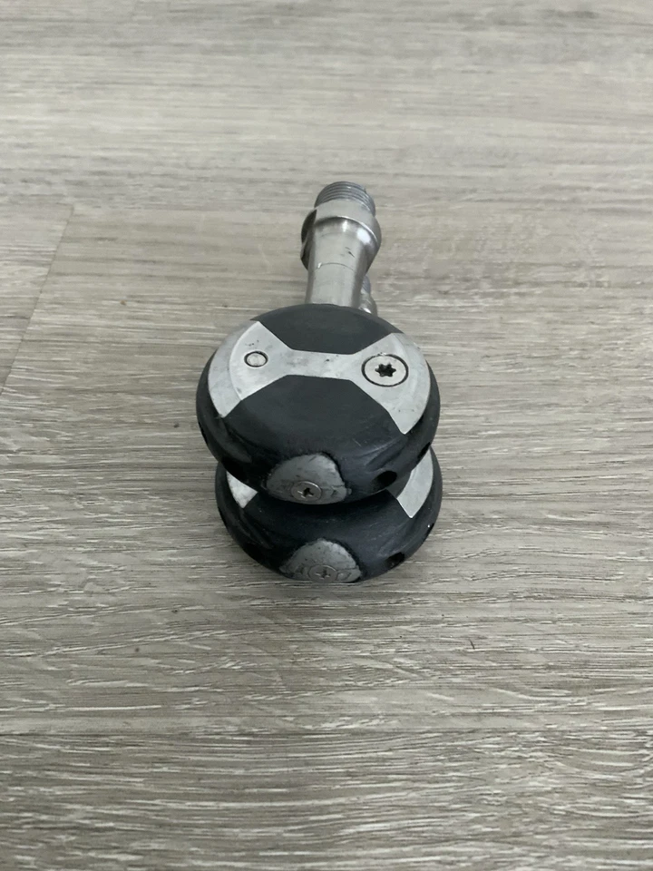 PEDALES SPEEDPLAY SIN CLIP HUSILLOS DE TITANIO 156 GRAMOS SIN TACOS NEGRO Foto 4 de 4