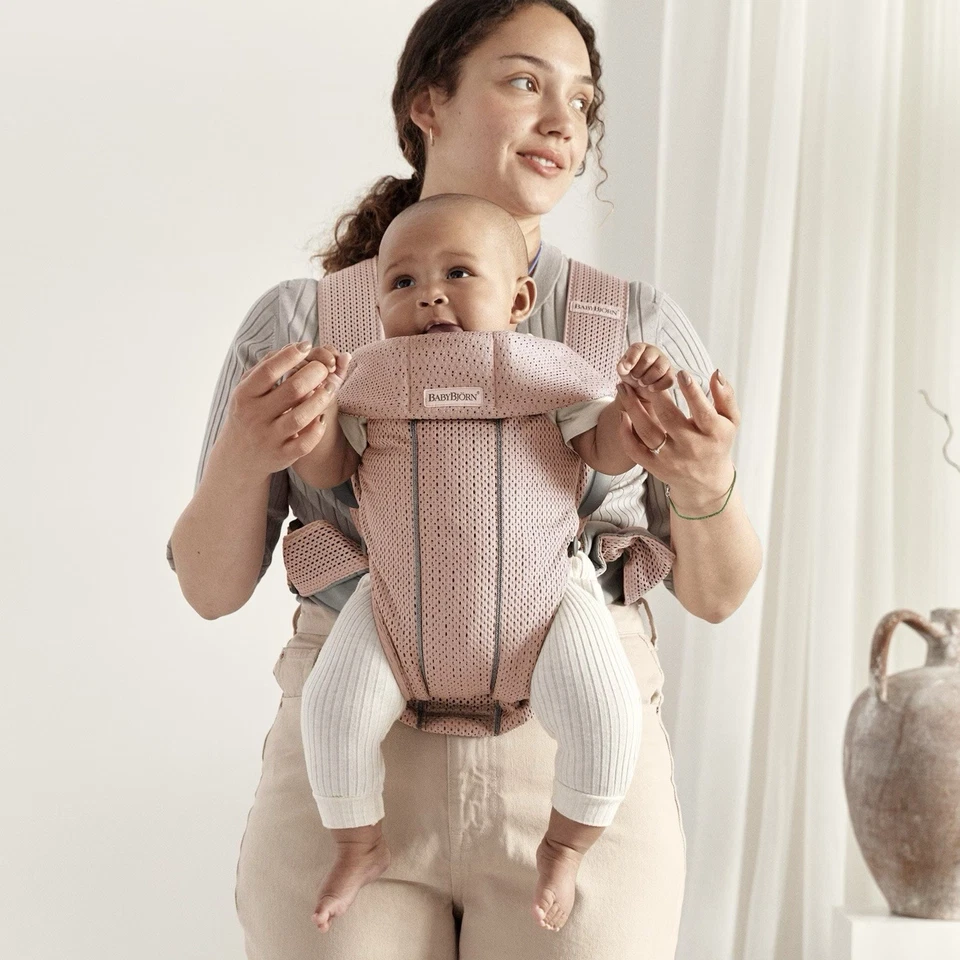 Portabebés BabyBjörn Mini Malla 3D Polvoriento Rosa Malva | Recién nacido hasta 24 libras | Usado en Excelente Condición Foto 2 de 4