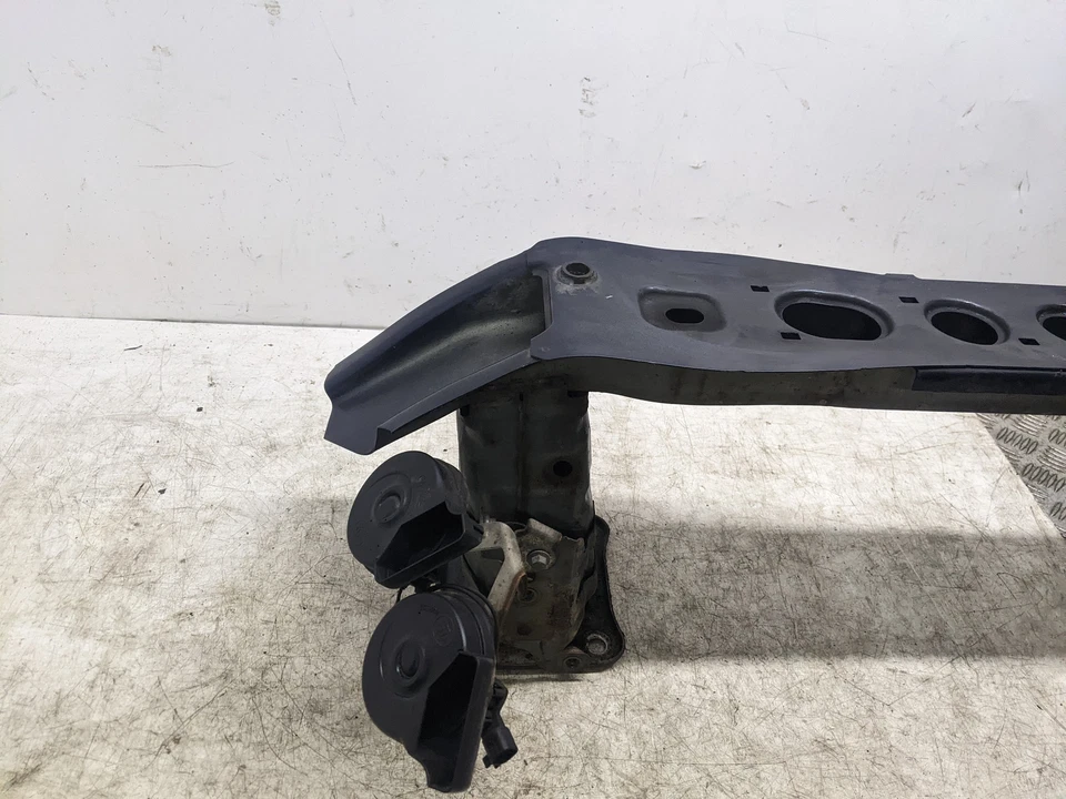 Barra de choque Ford C-max Titanium Tdci MK2 2010-2015 (delantera)  Foto 3 de 4