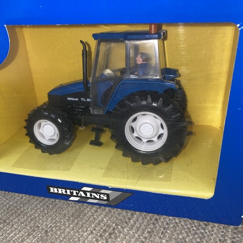 BRITAINS NEW HOLLAND TL80 TRACTOR 1/32 SCALE Mint Model Box Vg - Picture 3 of 7