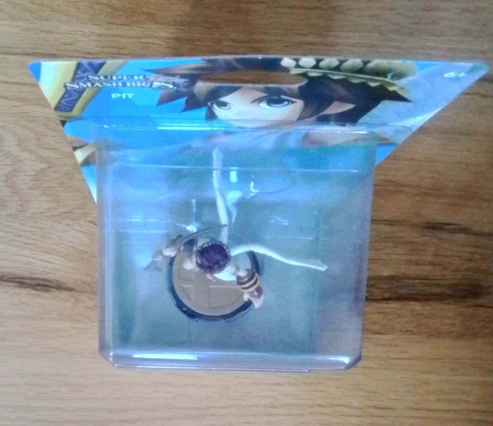 Nintendo Amiibo - Pit - Super Smash Bros Link- New in Box - Image 4 of 4