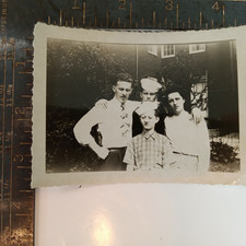 Vintage Photo AFFECTIONATE Family WW2 NAVY SAILOR MAN WOMAN Brother Outside B W