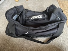 Nike Black Holdall/duffle bag/ gym bag w/ Carry Handle/Strap excellent condition