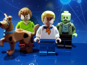 LEGO Scooby Doo Minifigure Lot Fred Shaggy Scooby Zombie Zeke Villain