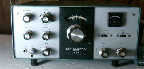 Émetteur-récepteur Heathkit HW-101 et alimentation HP-23-A - Photo 2/7