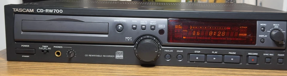 Tascam CD-RW700 Professional CD Recorder – Tested – With Remote – - Image 3 of 4