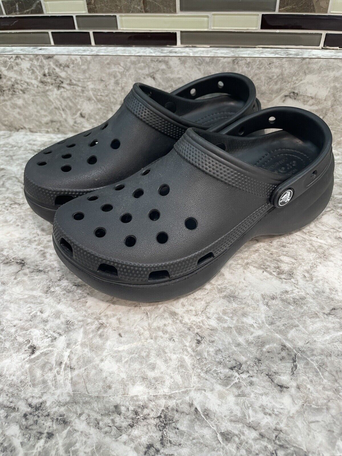 Crocs Women's Classic Bae Clogs Shoes Size 7 Plat… - image 1