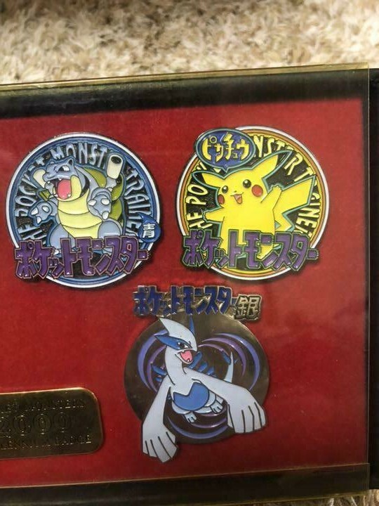 2000 Pokemon Center Limited Millennium Badge Pins Charizard