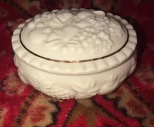 1998 LENOX FINE CHINA "FRUITS OF LIFE" Lidded Cream Gold Keepsake Trinket Box