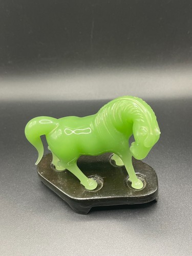 Vintage Chinese Green Peking Glass Tang Horse Miniature Figurine with Wood Base - Picture 7 of 8