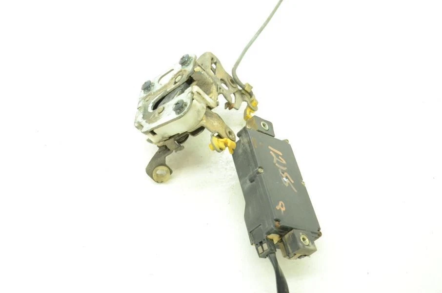Actuador de bloqueo de puerta delantera derecha Nissan 300ZX Z31 1984-1986 2+2 pasajeros Foto 3 de 4