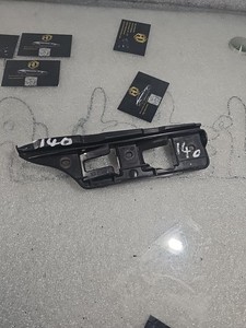 1x Stoßstange Befestigung Halterung Vorne Rechts für VW Golf Jetta | 1K0807184