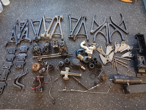 BIG LOT of 1/8 scale Traxxas E Revo, Summit, Nitro Revo 3.3 PARTS | eBay