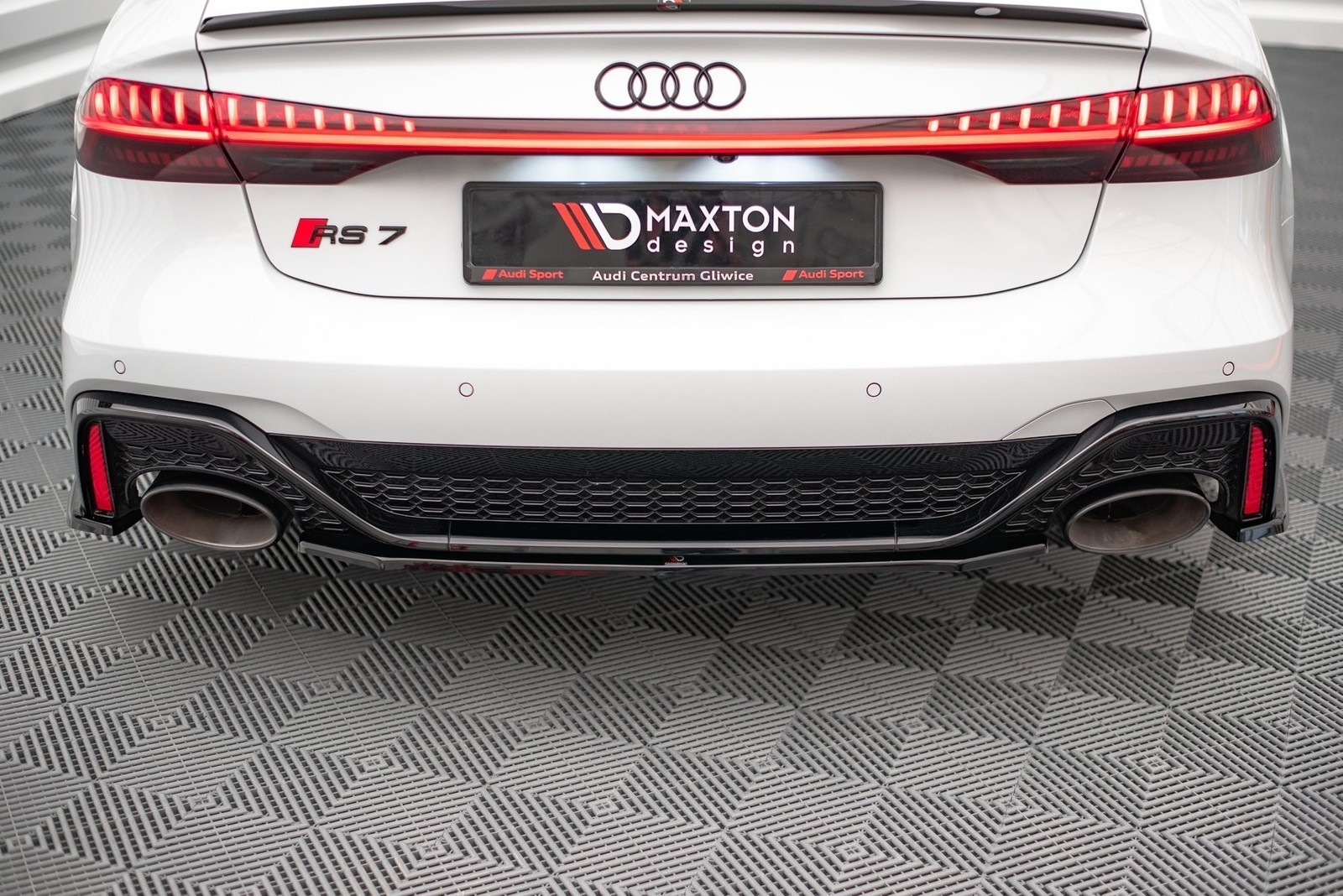Extension de diffuseur arrière Maxton améliorant l'aérodynamisme Audi RS6 C8 - 3