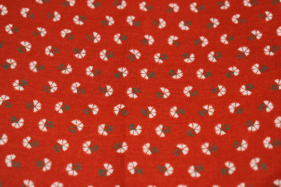 RED FLORAL cotton fabric 17" x 39" scrap piece remnant - Image 2 of 2