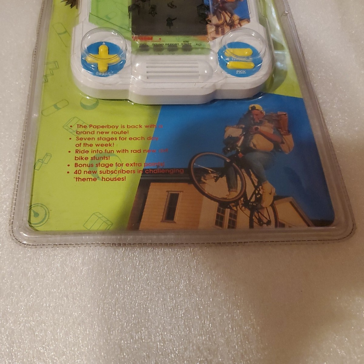 RARE VINTAGE Tiger Electronics Paperboy 2 LCD VIDEO GAME RARE VINTAGE Tiger Electronics Paperboy 2 LCD VIDEO GAME