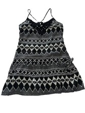 Speechless- Black/White Crochet V-Neck