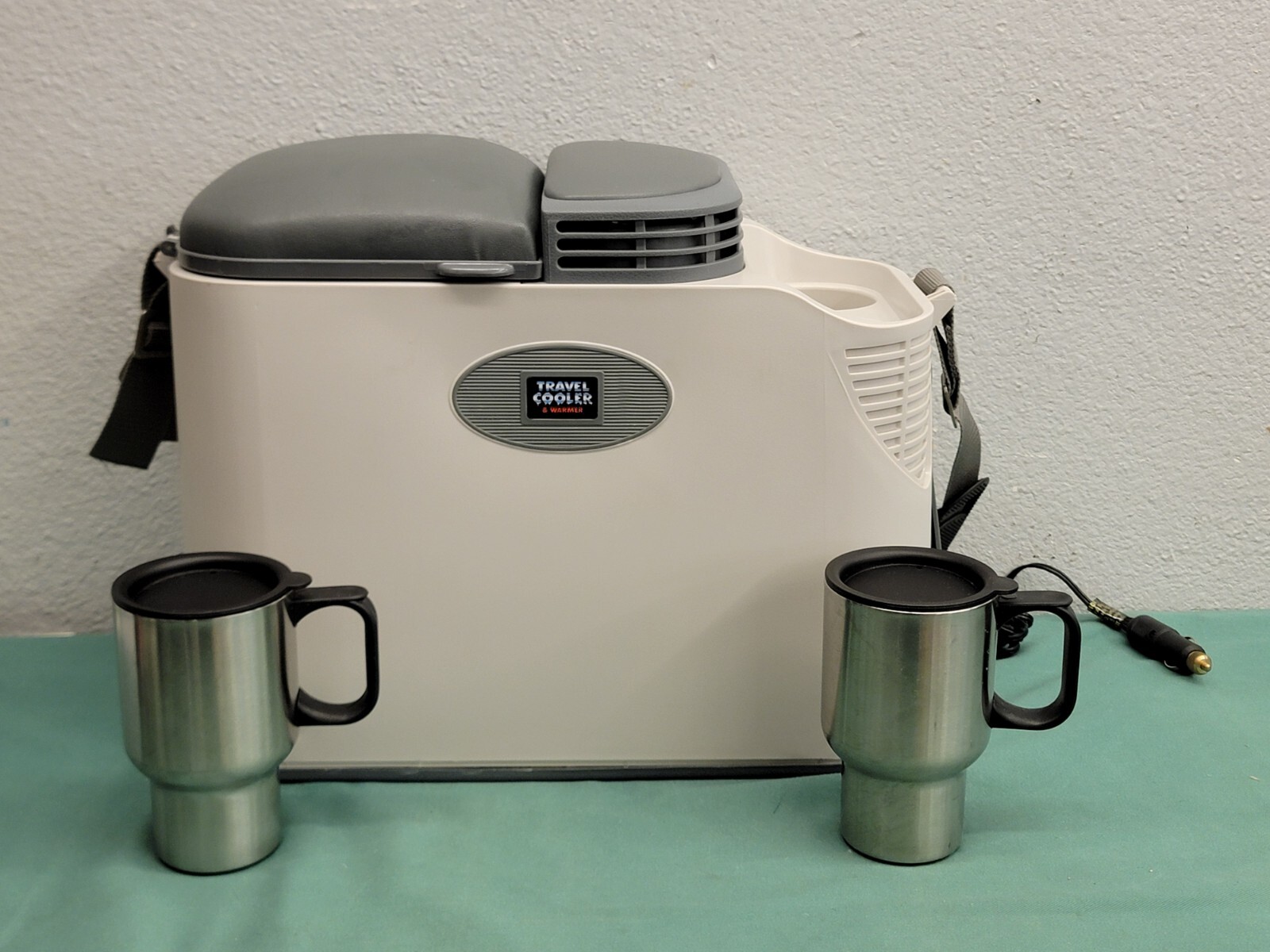 And Warmer Model Vec223 With 2 Coffe Mug Nob