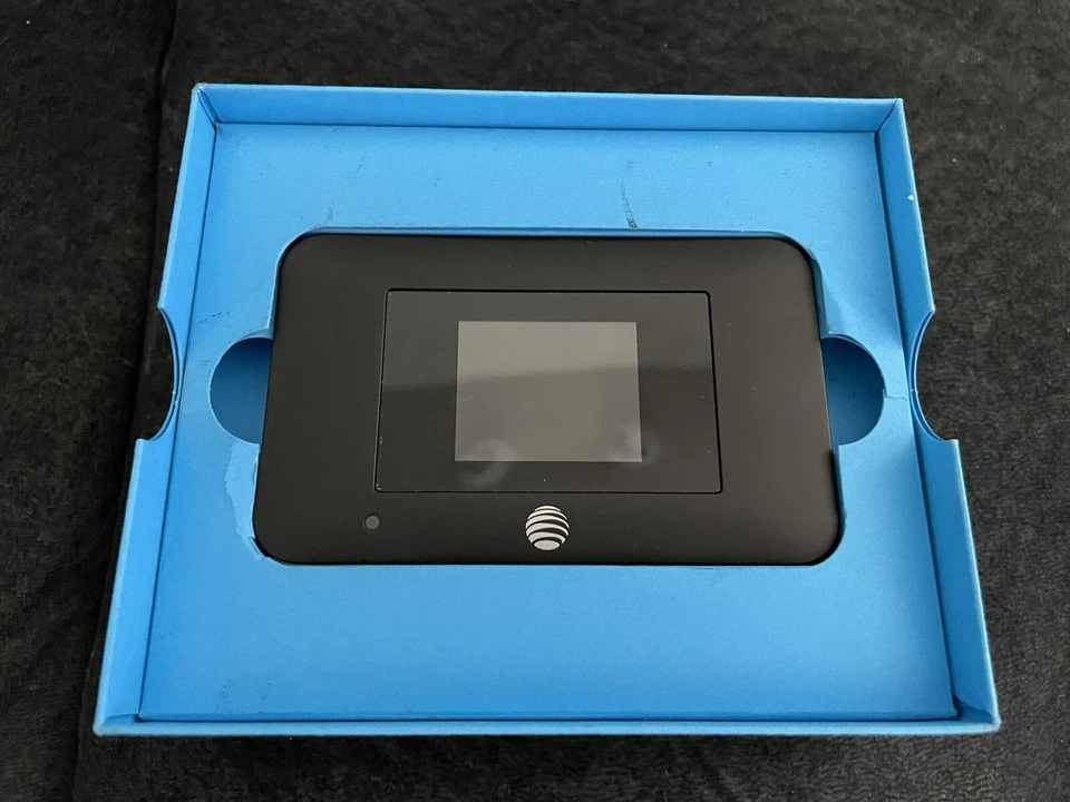 Netgear Unite Express 2 Aircard 797S AT&T 4G LTE Mobile Hotspot - Image 4 of 4