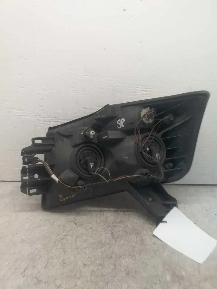 Used Right Headlight Assembly fits: 2011 Nissan Armada Right Grade B Foto 2 de 4