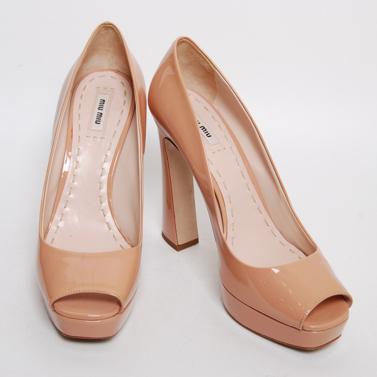 Miu Miu ベージュ ストラップ付き ハイヒール Miu Miu ベージュ ストラップ付き ハイヒール - メルカリ