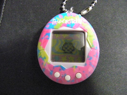 Bandai Tamagotchi Pochitchi Gen 2 Original Virtual Reality Pet Kids Pink Tie Dye