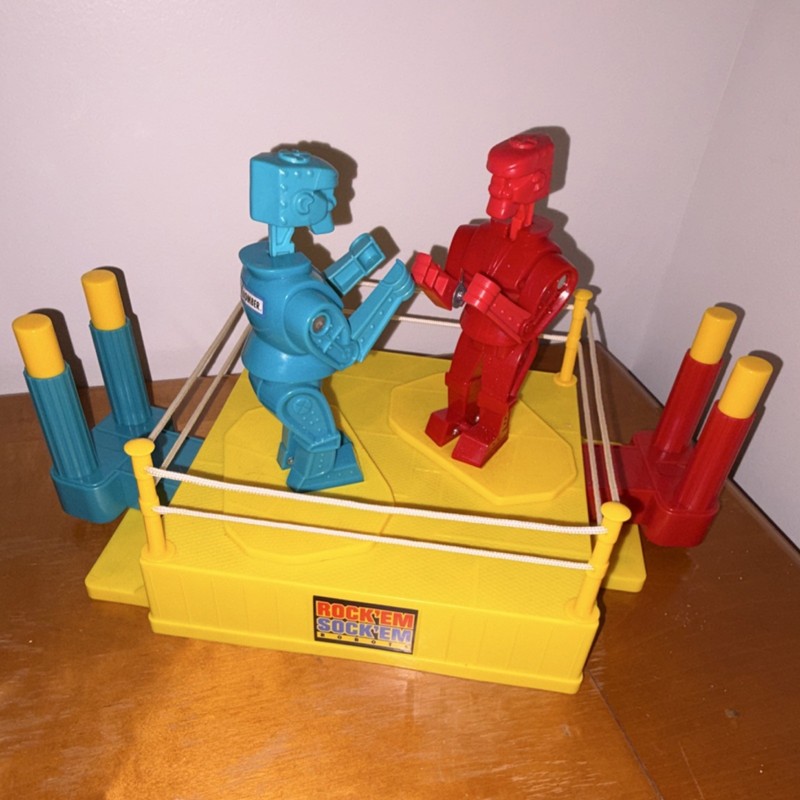 Rock'em Sock'em Robots Classic Toy  Blue vs Red Fighters Boxing Ring