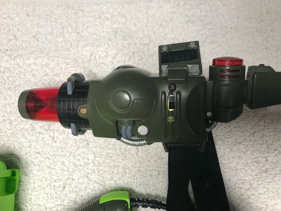 1987 Vintage Tomy / Hasbro Survivor Shot Electronic Laser Tag complete set - Image 2 of 4