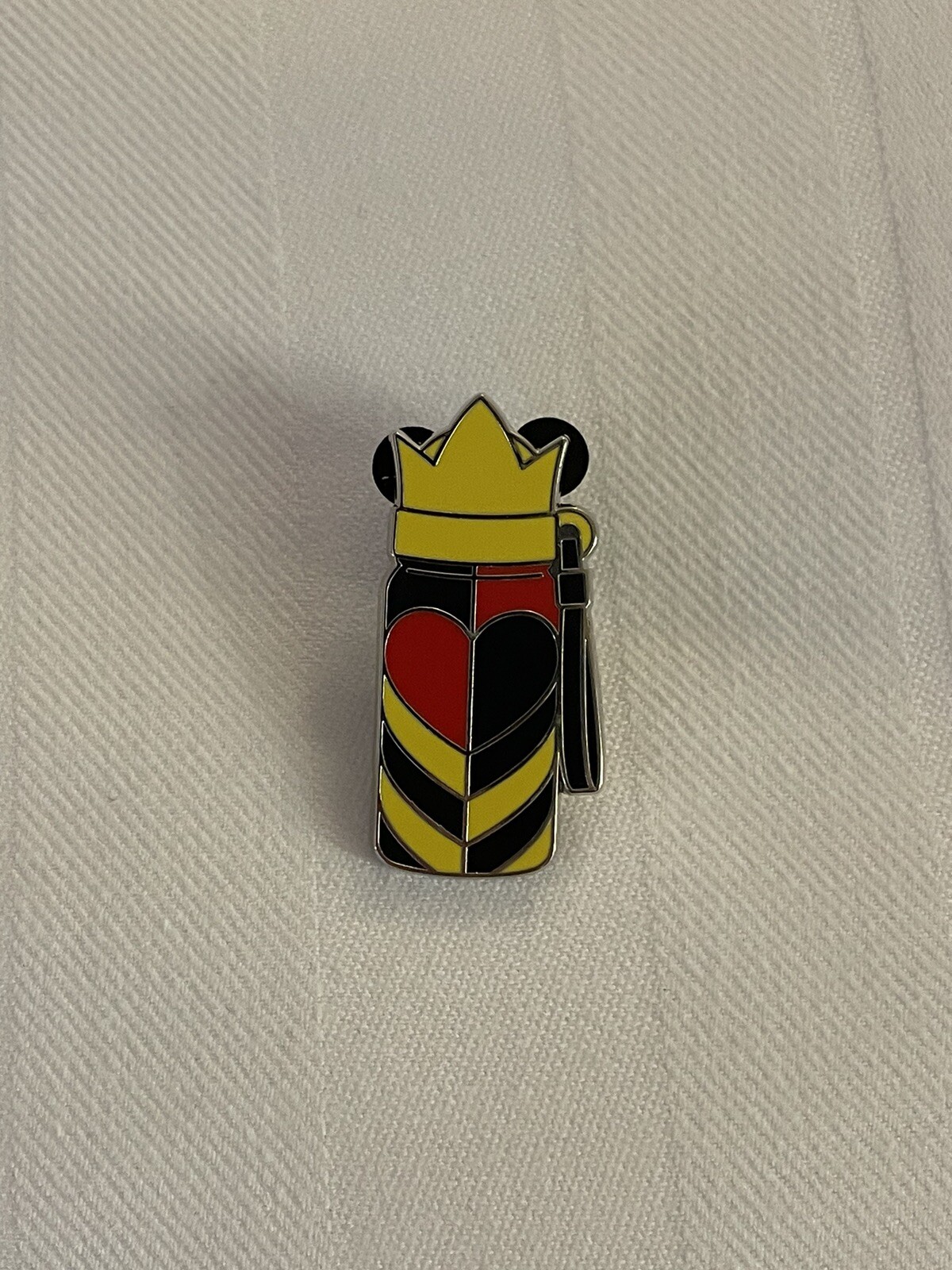 NEW Walt Disney Parks Magical Mystery Pins Series 23 - Alice - Queen of Hearts