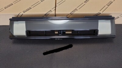 バッジ TOYOTA Genuine AE86 COROLLA LEVIN GT-APEX Front Bumper Grill 53100
