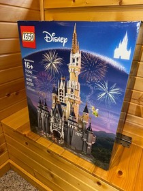 LEGO Disney: The Disney Castle (71040)