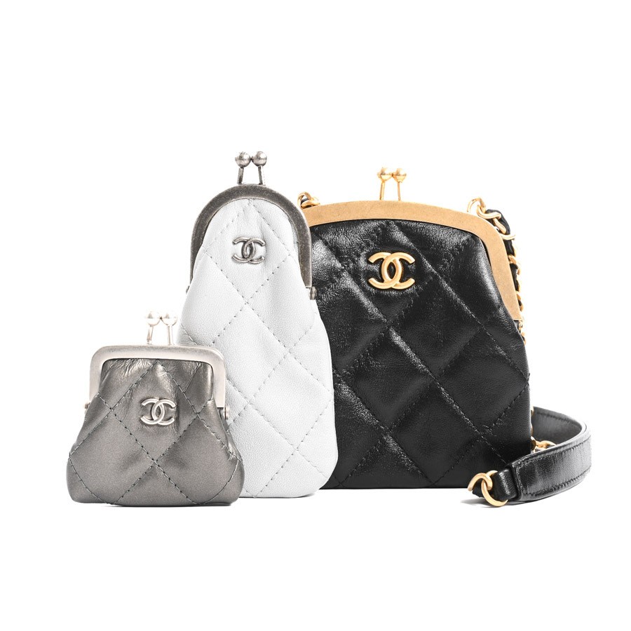 CHANEL Black Kiss Lock Chain Shoulder Bag AP2825 A Grade Pre-Owned