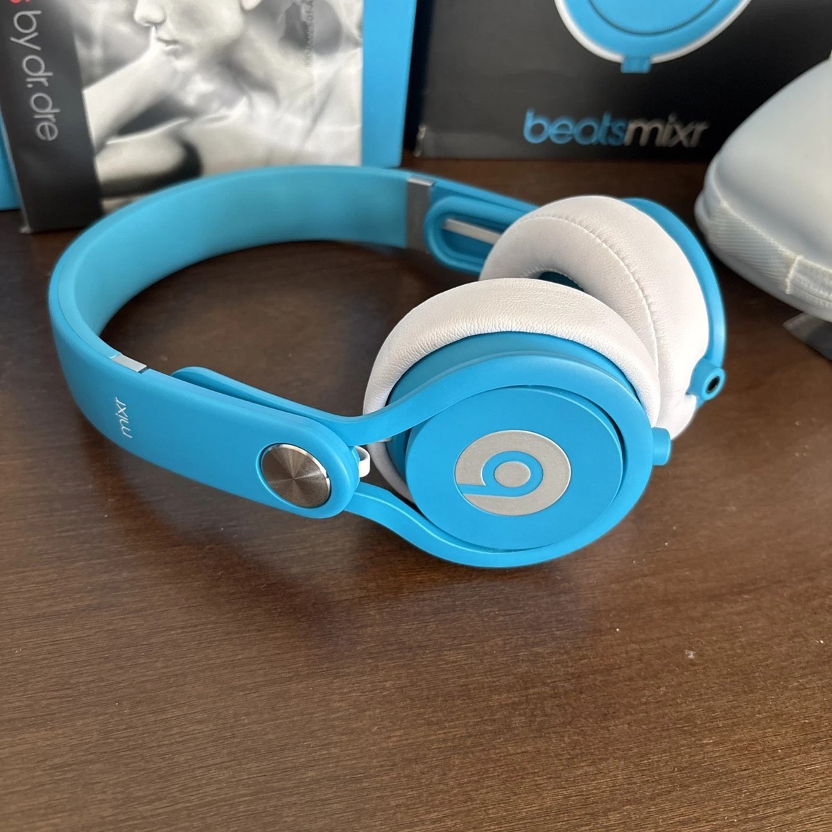 Beats Mixr Mixer Headphones Neon Blue & White David Guetta Edition