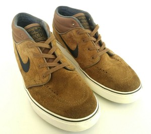 stefan janoski marrom