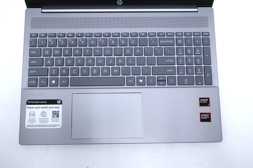 HP Pavilion 16-ag0070wm | AMD Ryzen 7 8840U 8 GB RAM 512 GB NVMe Win 11 Home - Foto 3 di 13