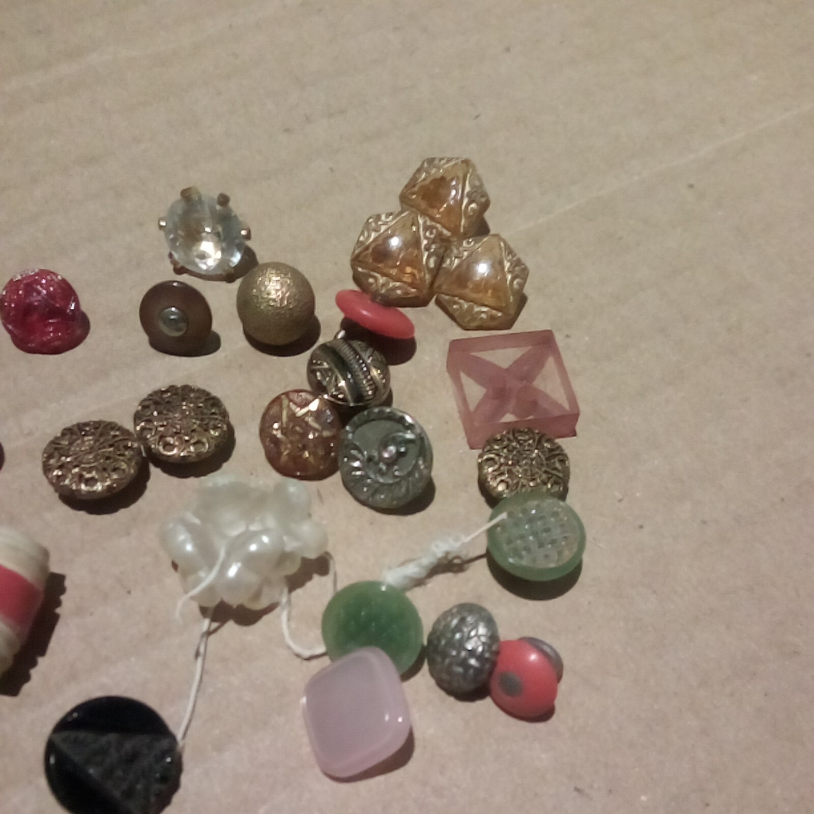 An Assortment Of Small Vintage Buttons eBay
