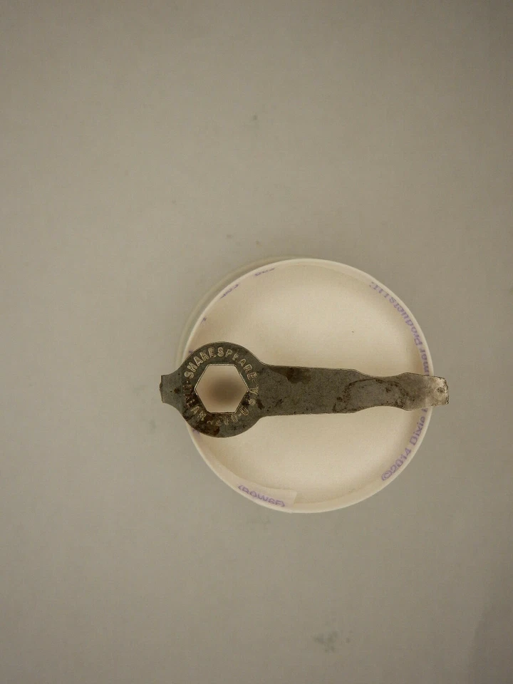 Herramienta de carrete multiusos Shakespeare de colección - Kalamazoo, Michigan Foto 3 de 3