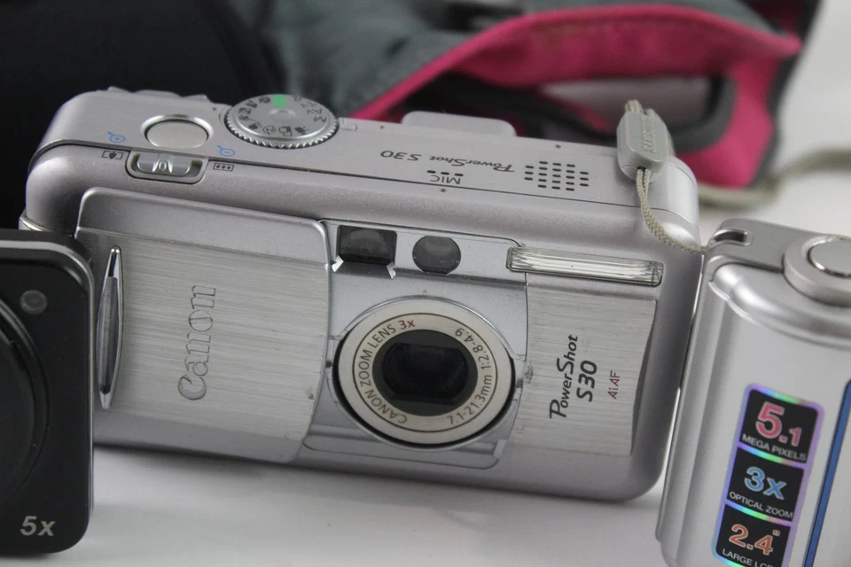 Digital Compact Cameras Inc Canon Powershot S30 & Samsung Working x 3  - Image 3 of 4