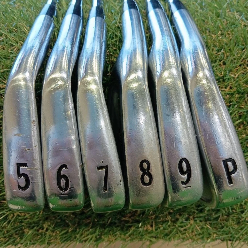Titleist CB714 Iron Set 5-PW 6pcs Dynamic Gold X100 Right-Handed Used - Image 3 of 4