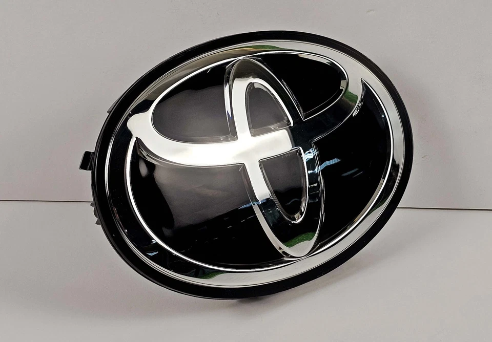 ⭕For Toyota Tacoma Tundra Land Cruiser 2016 2017-2019 Front Grill Radar Emblem Foto 4 de 4