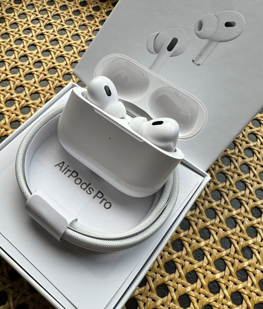 Apple iPhone Pro 2 nd Generation with MagSafe Wireless Charging Case Lightning