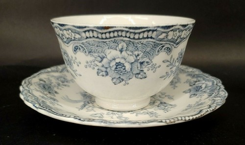Vintage Crown Ducal Bristol Dove Gray Scalloped Cup & Saucer 1930s s-1K - Picture 2 of 4
