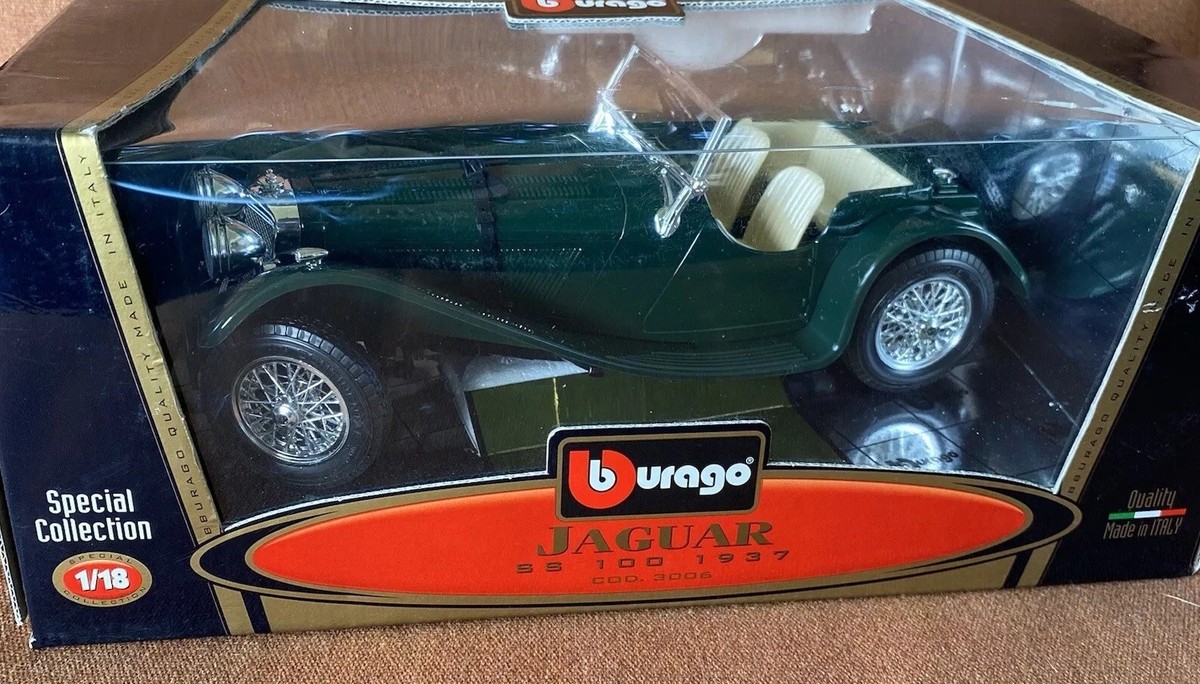 BURAGO 1/18 3006 JAGUAR SS 100 1937 GREEN / RED SEATS
